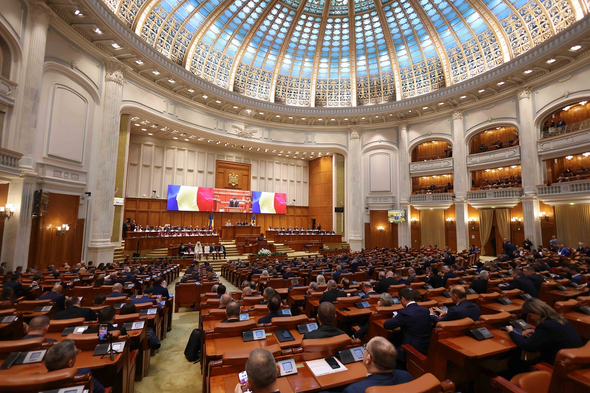 VIDEO | Legea decarbonizării intră la vot final în Parlament. Pîslaru cere eliminarea amendamentului PSD și AUR și avertizează asupra riscului de blocare a PNRR